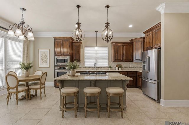 17892 Villa Lake Ave, Central, LA 70739
