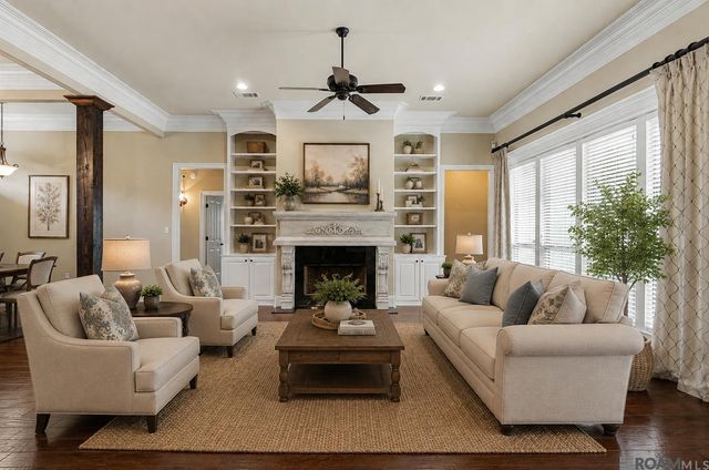 17892 Villa Lake Ave, Central, LA 70739