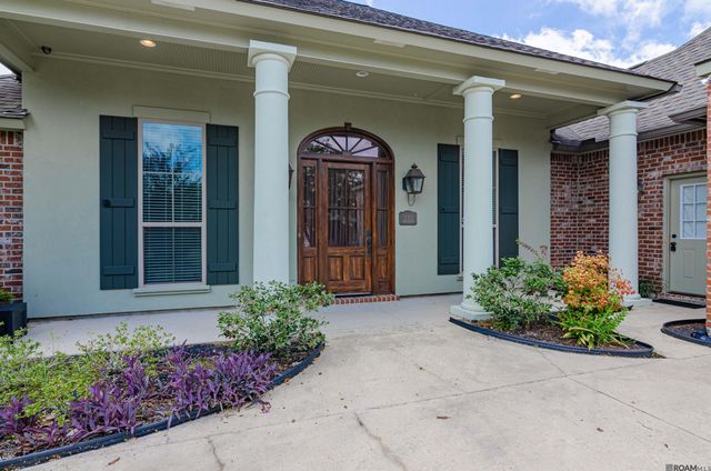 17892 Villa Lake Ave, Central, LA 70739