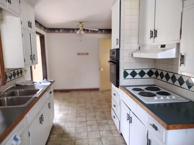 1928 N Prairie Ln, Augusta, KS 67010