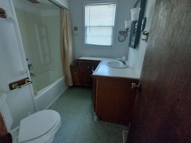 1928 N Prairie Ln, Augusta, KS 67010