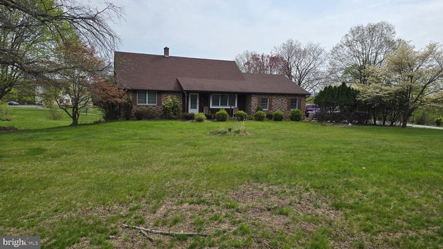 2735 KUTZTOWN RD, Pennsburg, PA 18073