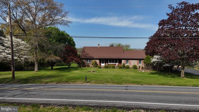 2735 KUTZTOWN RD, Pennsburg, PA 18073