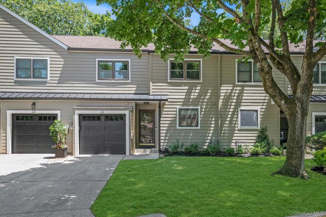 15 High Oaks Court, Huntington, NY 11743