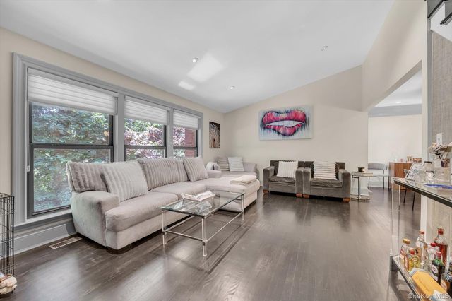 15 High Oaks Court, Huntington, NY 11743