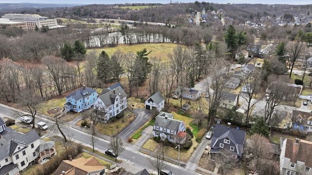 18 Davidson Road, Worcester, MA 01605