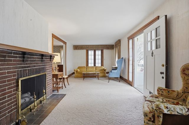 18 Davidson Road, Worcester, MA 01605