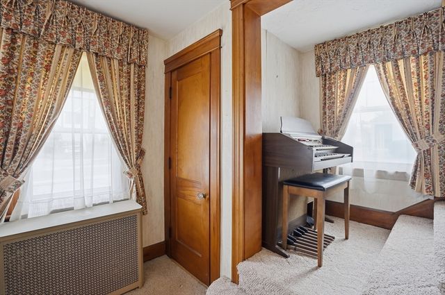 18 Davidson Road, Worcester, MA 01605