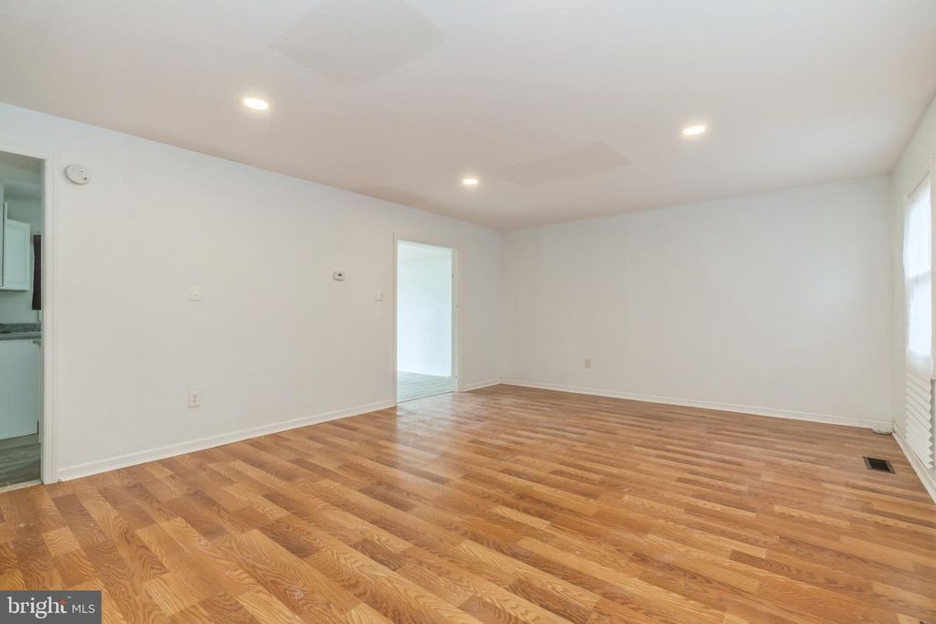 19 HARGROVE LN, Willingboro, NJ 08046