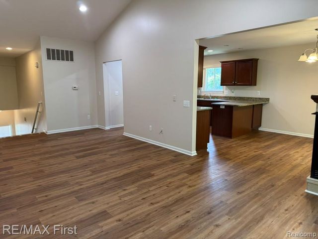 14410 Shadywood Drive, Sterling Heights, MI 48312