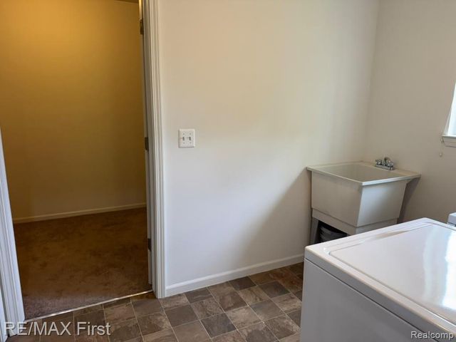 14410 Shadywood Drive, Sterling Heights, MI 48312