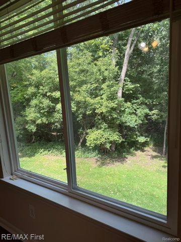 14410 Shadywood Drive, Sterling Heights, MI 48312