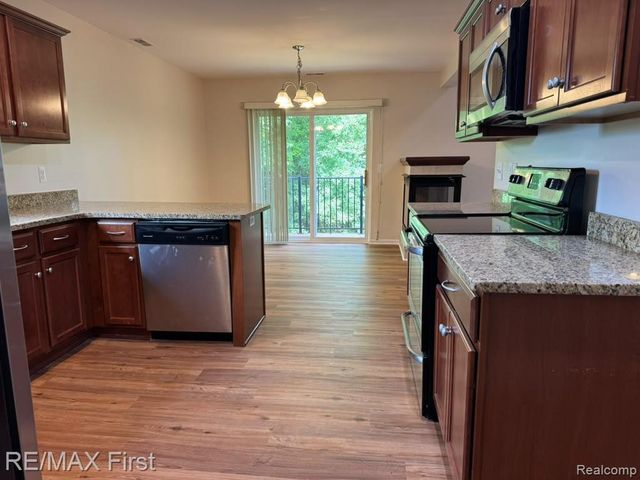 14410 Shadywood Drive, Sterling Heights, MI 48312