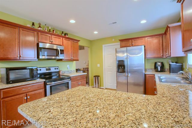 14410 Shadywood Drive, Sterling Heights, MI 48312