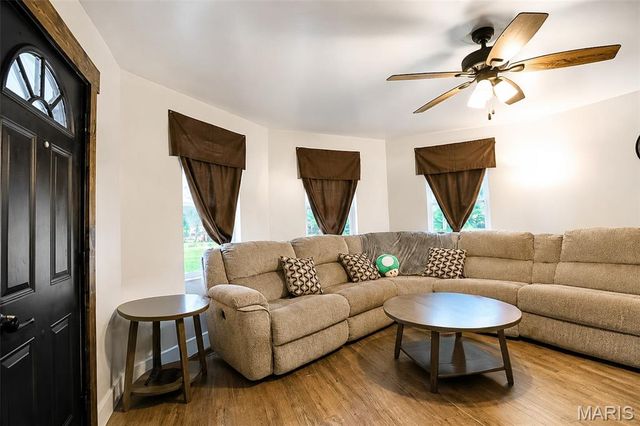418 E Marvin Avenue, Fredericktown, MO 63645
