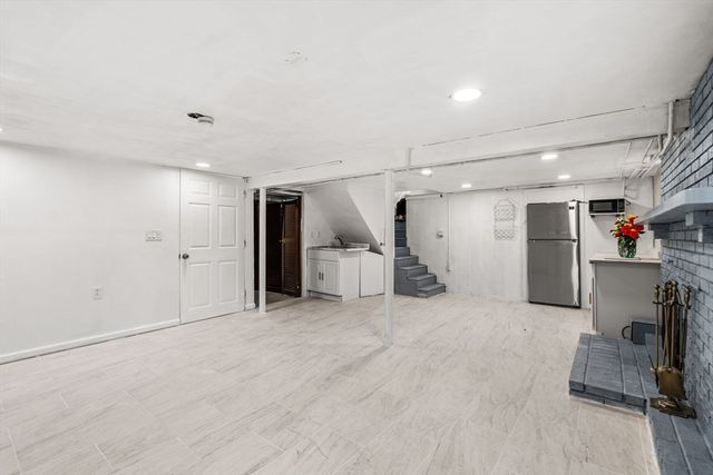 8 Priscilla Lane, Billerica, MA 01821