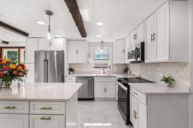 8 Priscilla Lane, Billerica, MA 01821