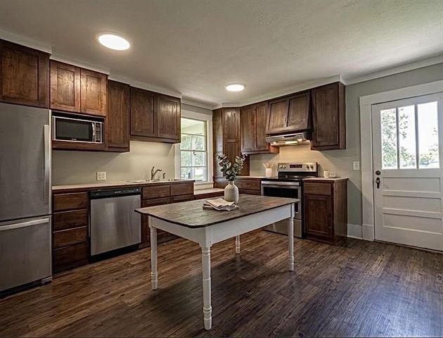 6908 Murl Ellender Road, Sulphur, LA 70665