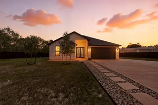 195 Blushing DR, Cedar Creek, TX 78612