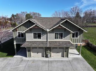 226 E Whitman Dr, College Place, WA 99324