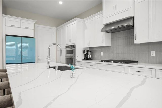 4211 Meadow Crest Dr, Folsom, CA 95630