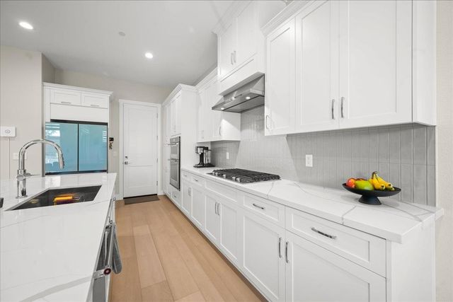 4211 Meadow Crest Dr, Folsom, CA 95630