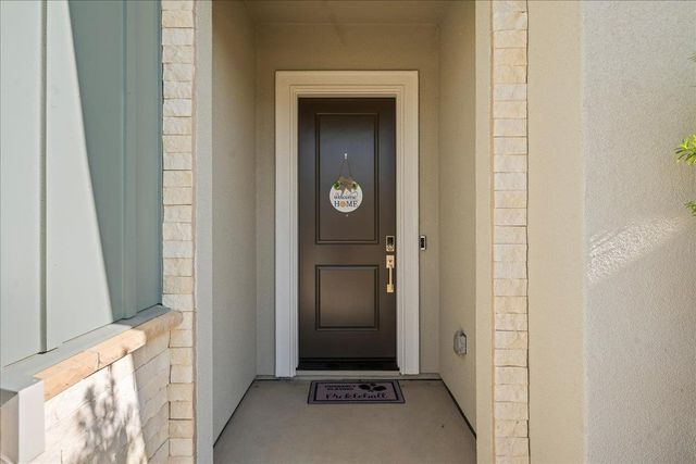 4211 Meadow Crest Dr, Folsom, CA 95630