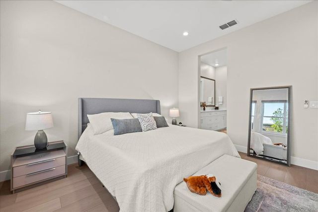 4211 Meadow Crest Dr, Folsom, CA 95630