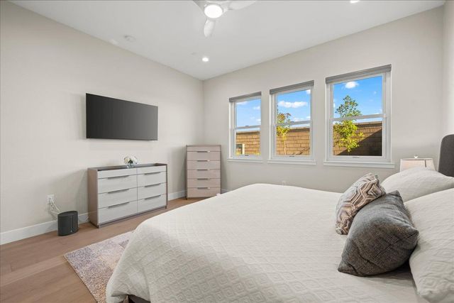 4211 Meadow Crest Dr, Folsom, CA 95630