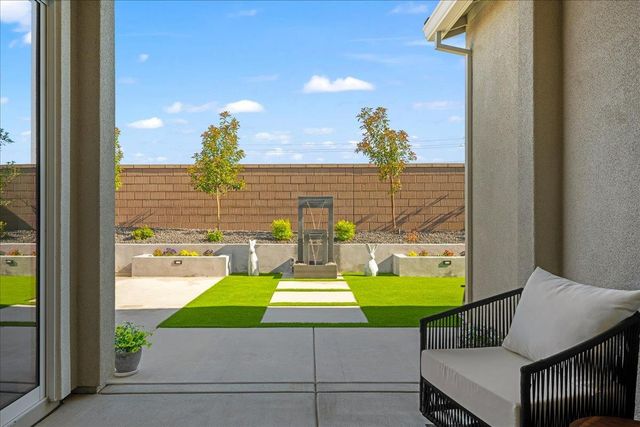 4211 Meadow Crest Dr, Folsom, CA 95630
