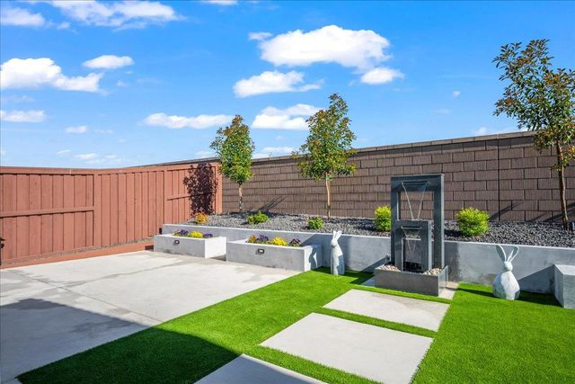 4211 Meadow Crest Dr, Folsom, CA 95630