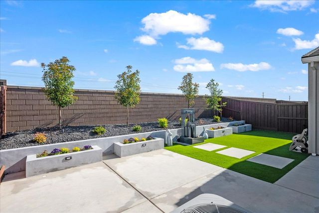 4211 Meadow Crest Dr, Folsom, CA 95630