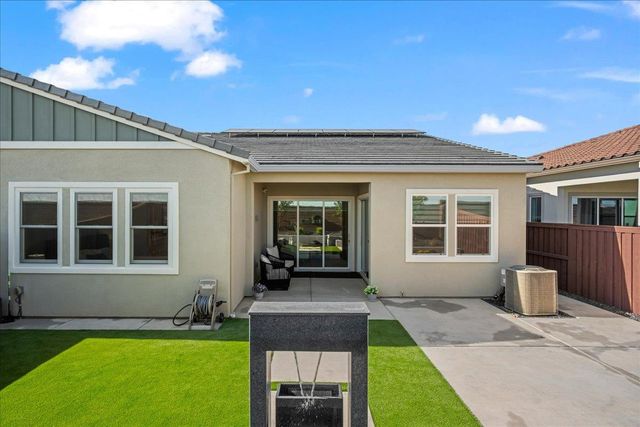 4211 Meadow Crest Dr, Folsom, CA 95630