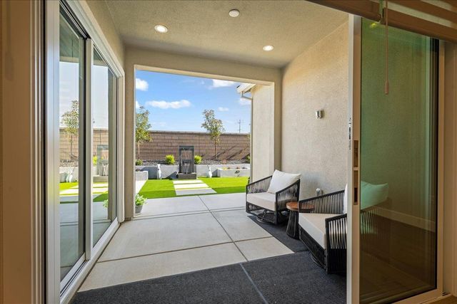 4211 Meadow Crest Dr, Folsom, CA 95630