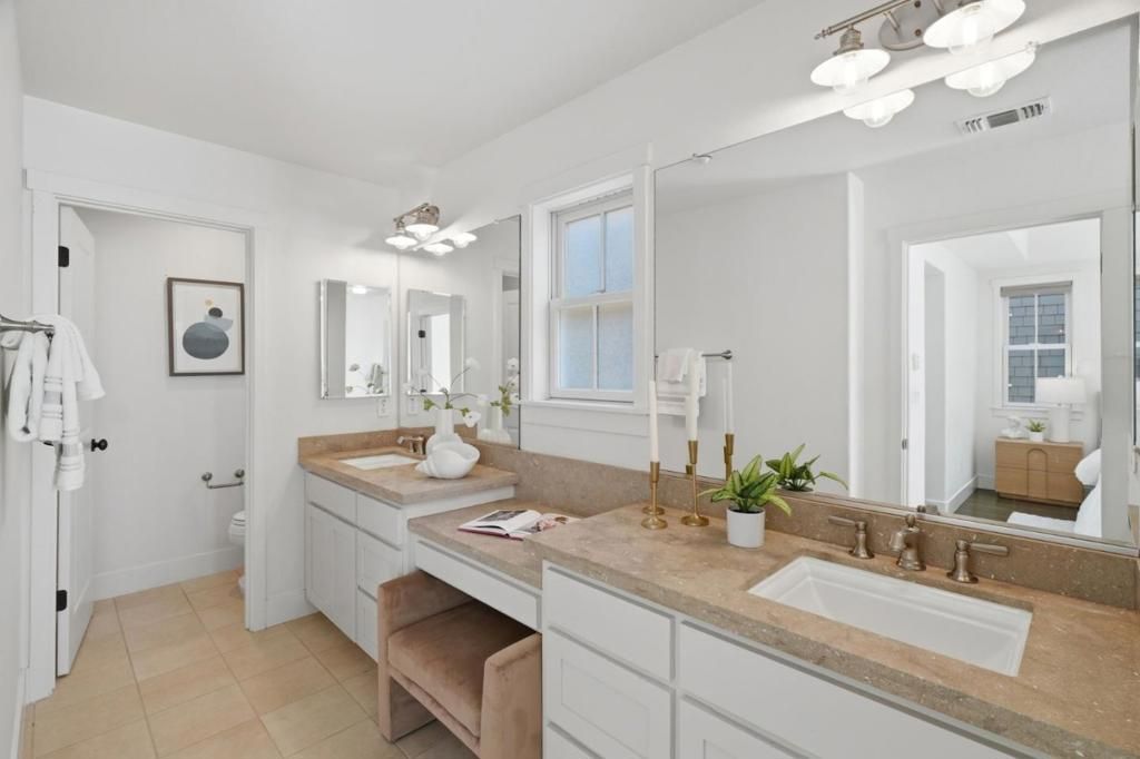 Image 22 of property listing at 210 Morgan Lane, Menlo Park, CA 94025