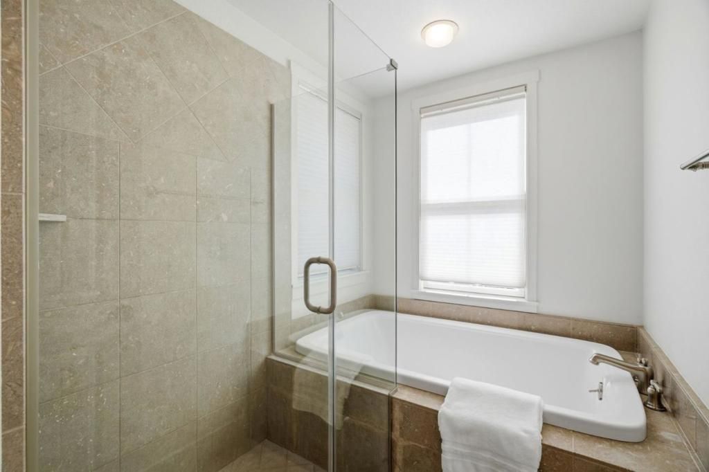 Image 23 of property listing at 210 Morgan Lane, Menlo Park, CA 94025