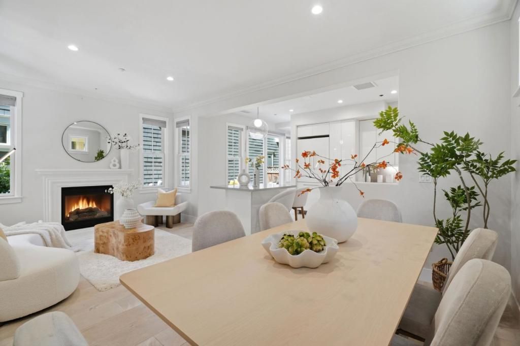 Image 6 of property listing at 210 Morgan Lane, Menlo Park, CA 94025