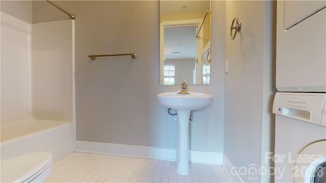 1101 W 1st Street 419, Charlotte, NC 28202