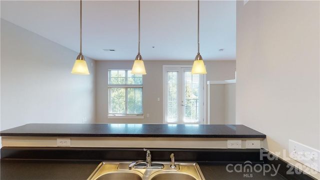 1101 W 1st Street 419, Charlotte, NC 28202