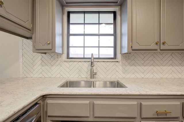 8008 NW 111th Street, Oklahoma City, OK 73162