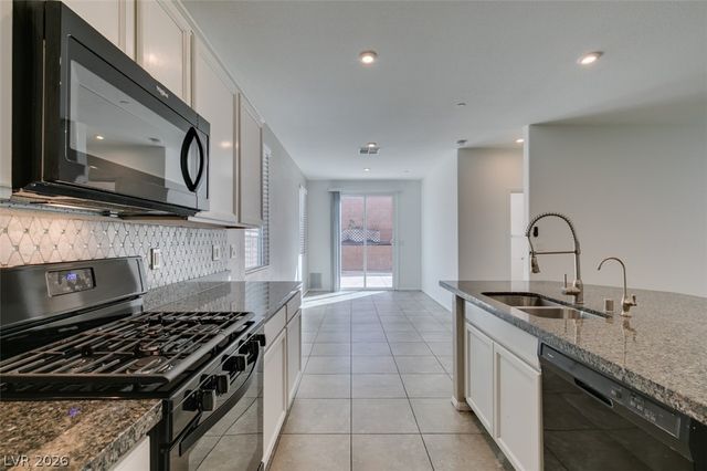 1027 Huckburn Avenue, Henderson, NV 89015