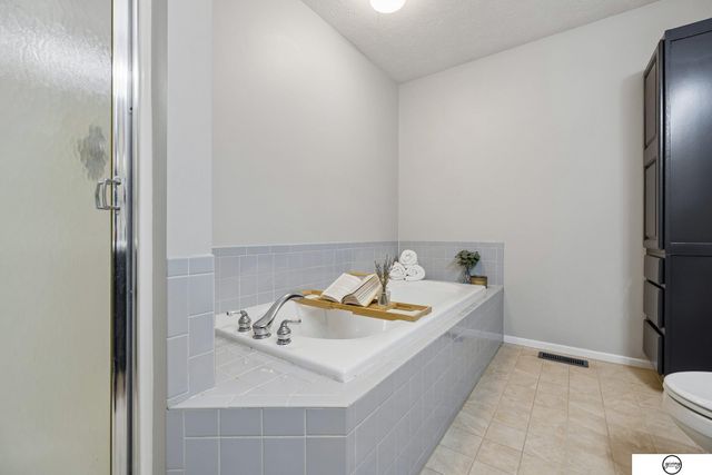 7412 Collister Road, Lincoln, NE 68516