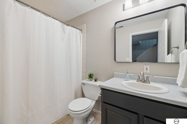 7412 Collister Road, Lincoln, NE 68516