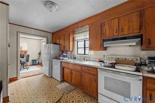 3003 Trenton St, Hopewell, VA 23860