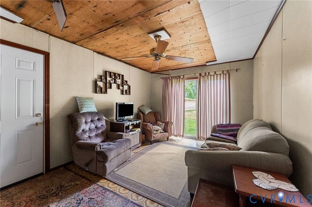 3003 Trenton St, Hopewell, VA 23860