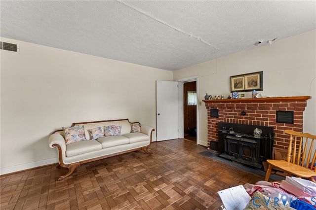 3003 Trenton St, Hopewell, VA 23860
