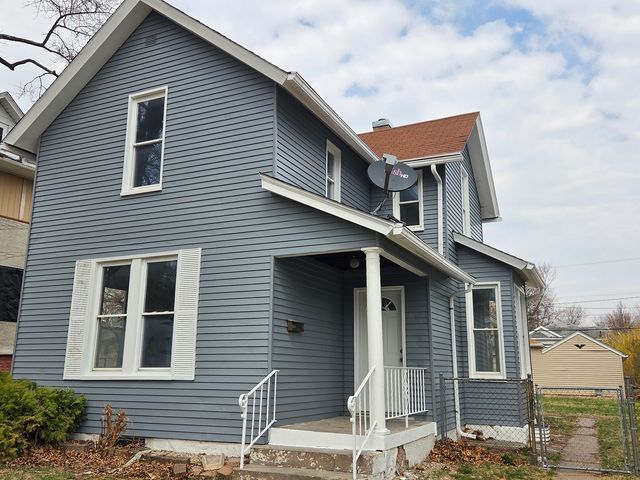 916 E 14th Street, Davenport, IA 52803