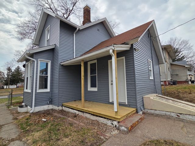 916 E 14th Street, Davenport, IA 52803
