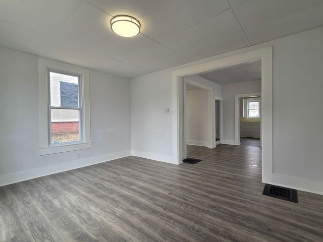 916 E 14th Street, Davenport, IA 52803