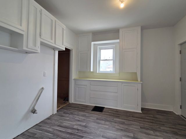 916 E 14th Street, Davenport, IA 52803